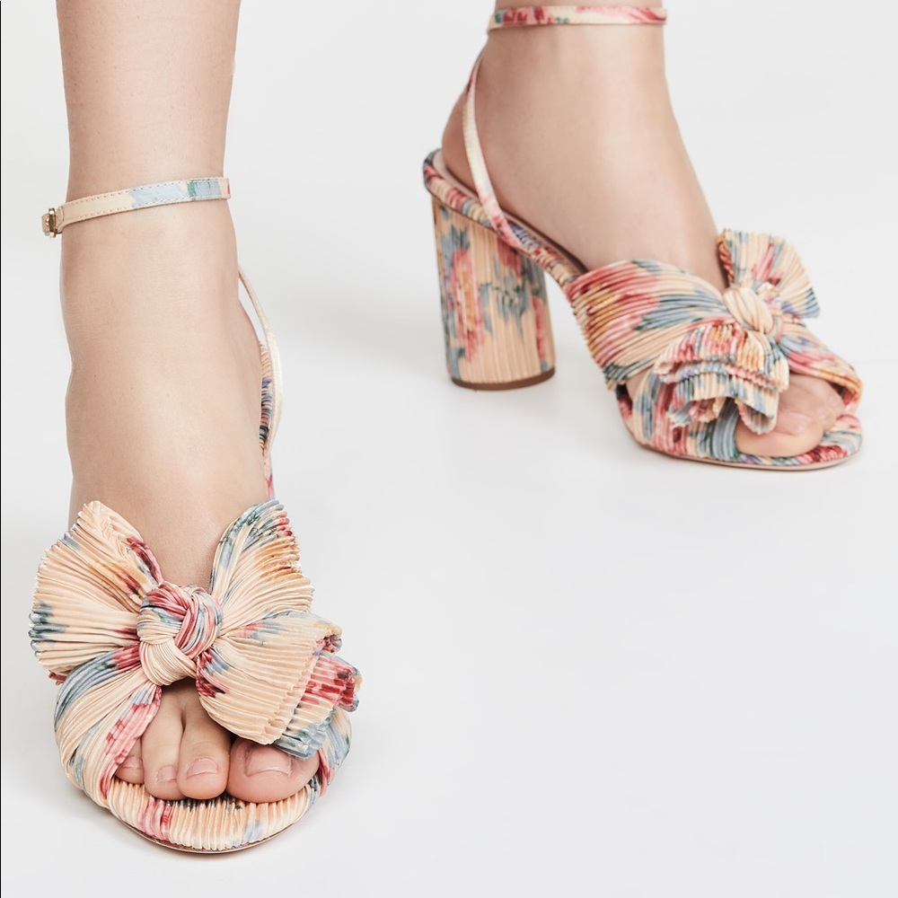 *ISO* Loeffler Randall Camellia Butter Floral